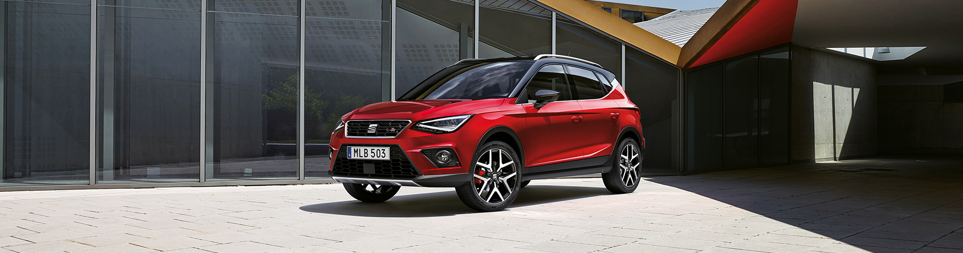 Röd SEAT Arona.